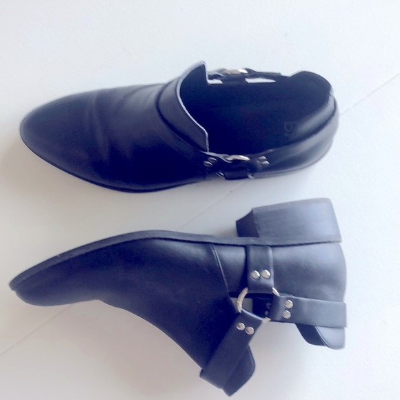 bp Shoes - BP Black Leather Booties with Large Silver Buckle 1.5 inch Heel Size 10